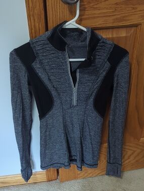 lululemon Heathered Charcoal and Black Long Sleeve Half-Zip Top